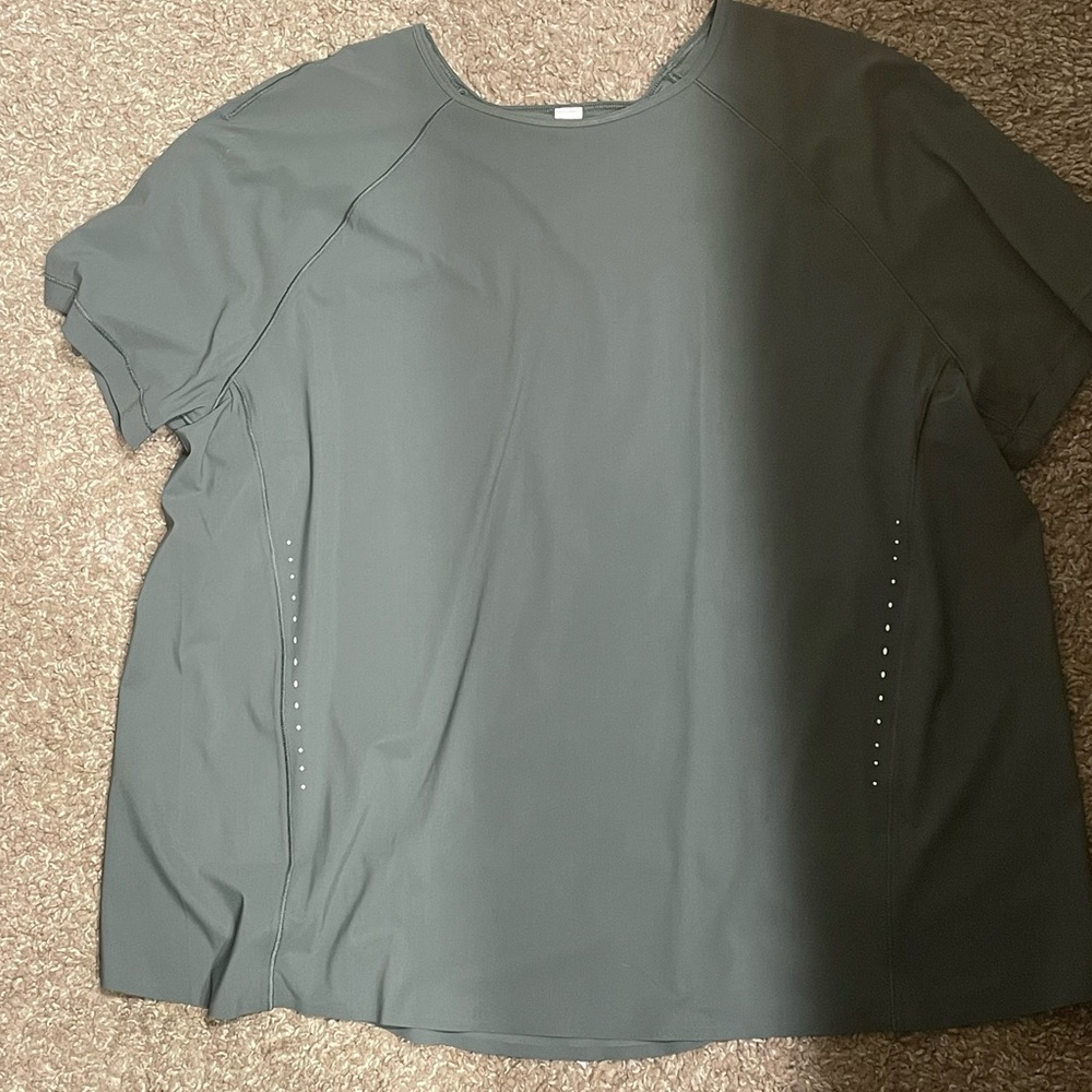 lululemon athletica Gray Short Sleeve Tee